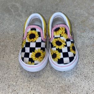 vans baby shoes size 4, super cute for spring 🌼